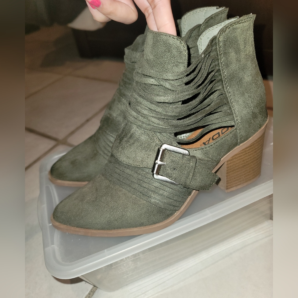 Army green cut-out boots